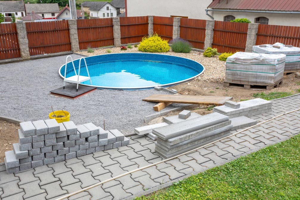 Why You Should Hire a Swimming Pool Repair Service